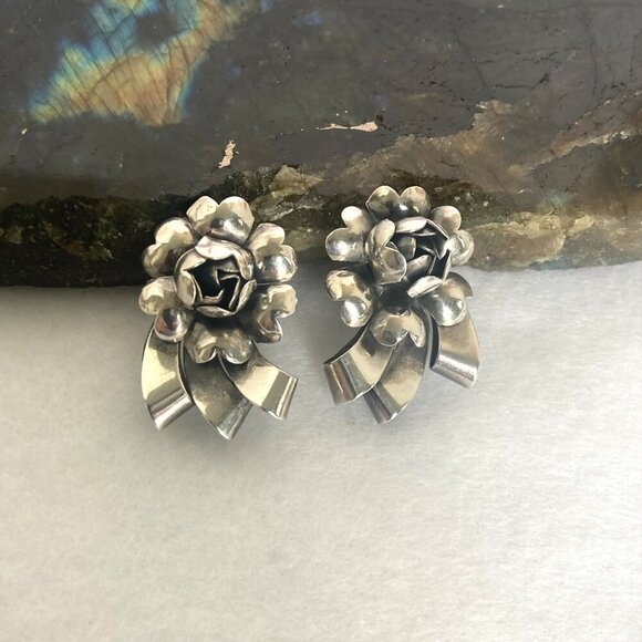 VTG Sterling Silver 925 3 Dimensional Rose Flower Ribbon 1" Stud Earrings - Picture 3 of 16